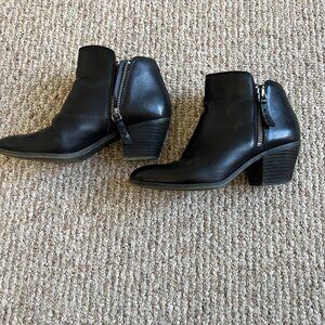 FRYE Women's Judith Zip Bootie Black Leather Ankle Double Zip Boot size 6.5